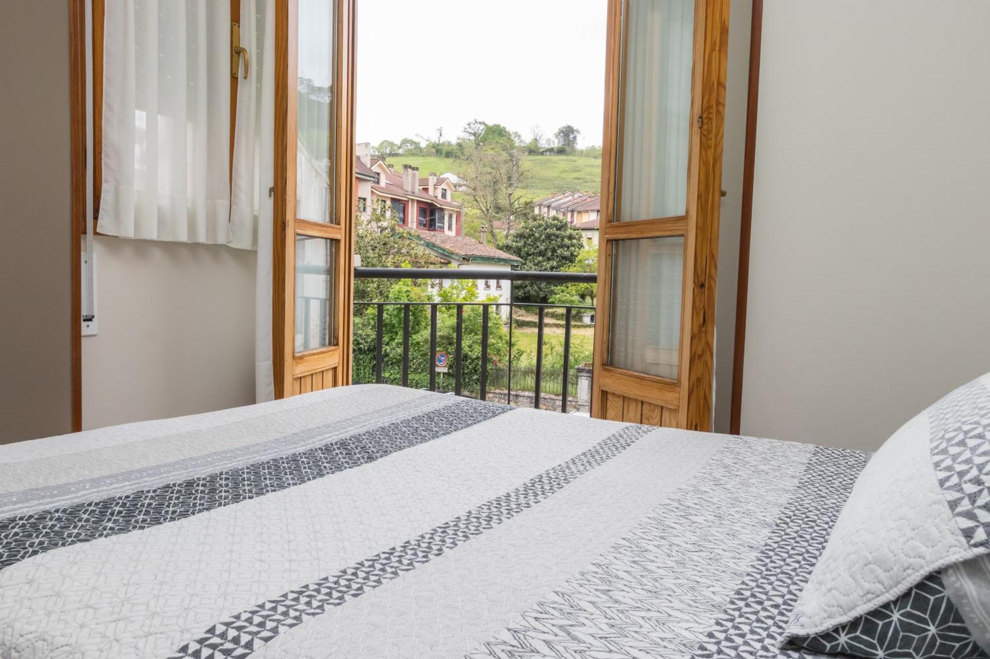 Onís Hotel Plaza מראה חיצוני תמונה