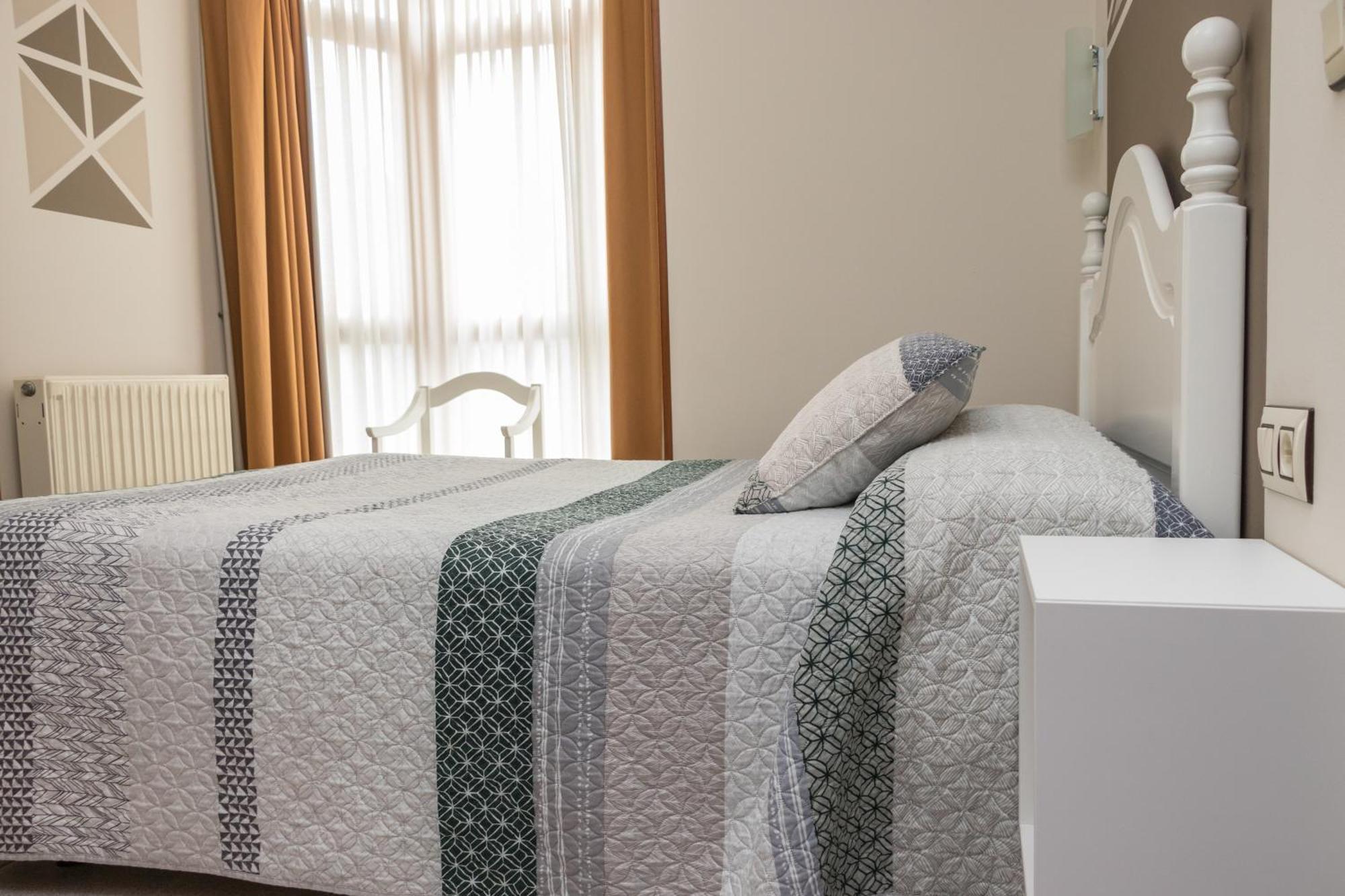 Onís Hotel Plaza מראה חיצוני תמונה