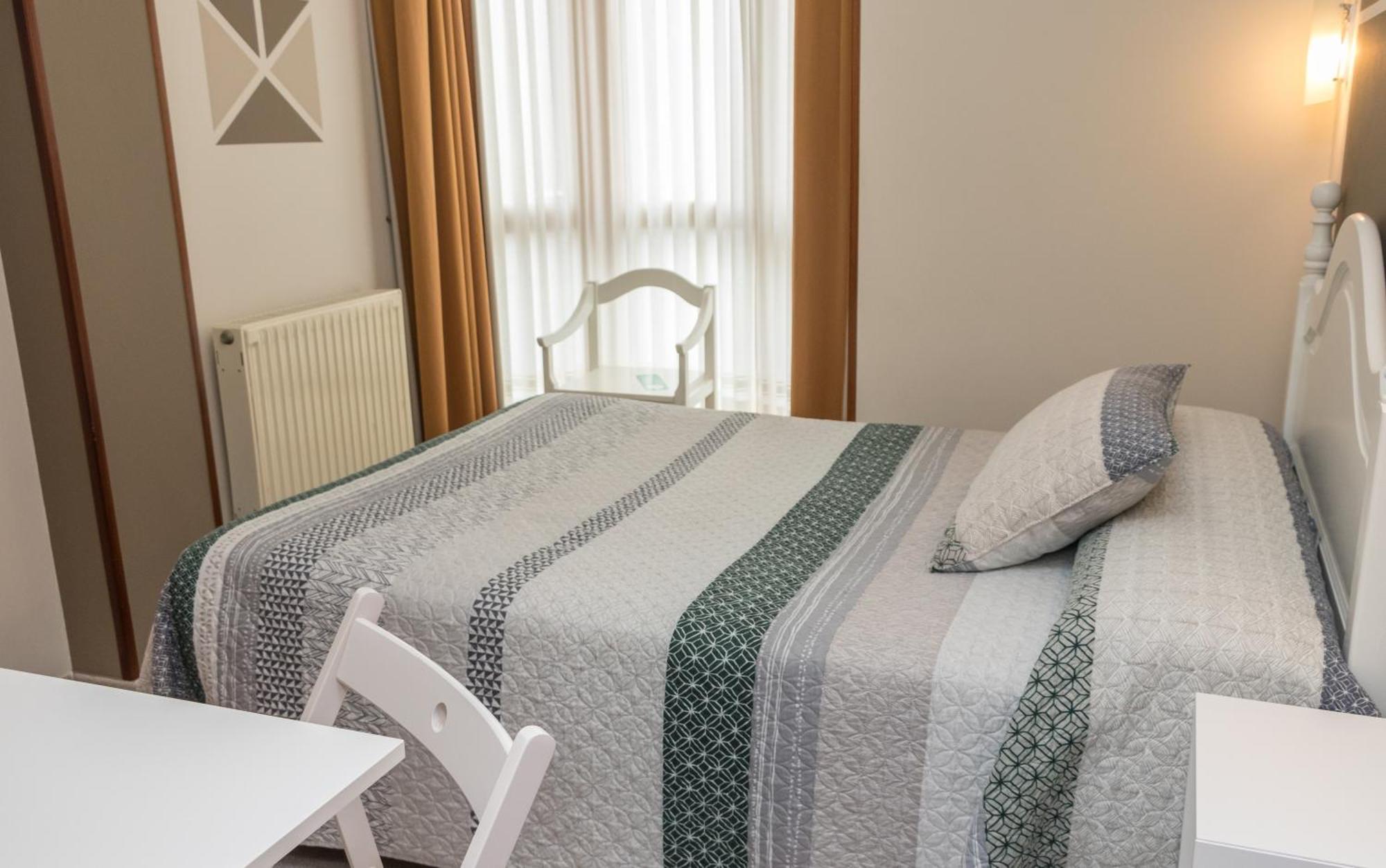 Onís Hotel Plaza מראה חיצוני תמונה